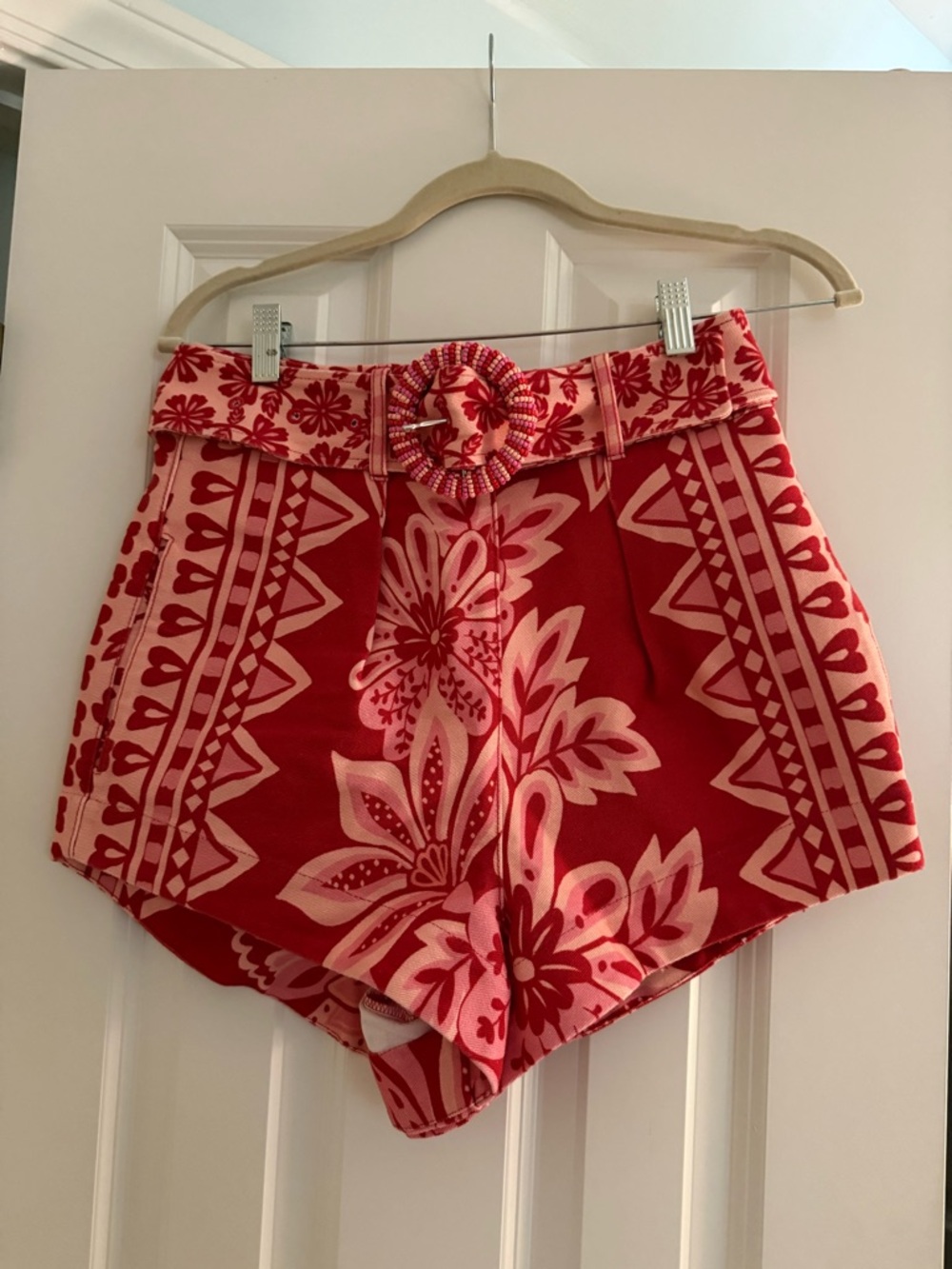 FARM Rio High-Waist Floral Print Shorts with Decorative Buckle - Red & Pink
